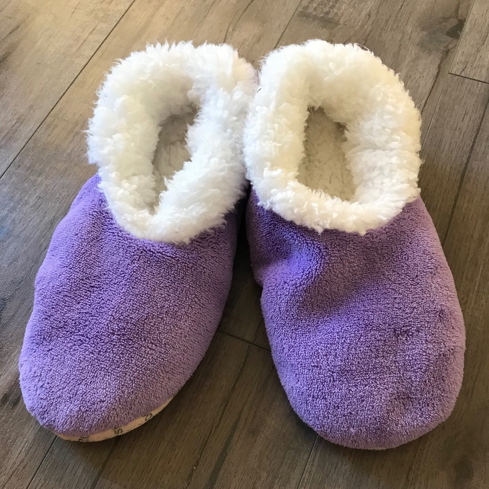 EUC Purple Snooze Slippers Violet/ Lilac